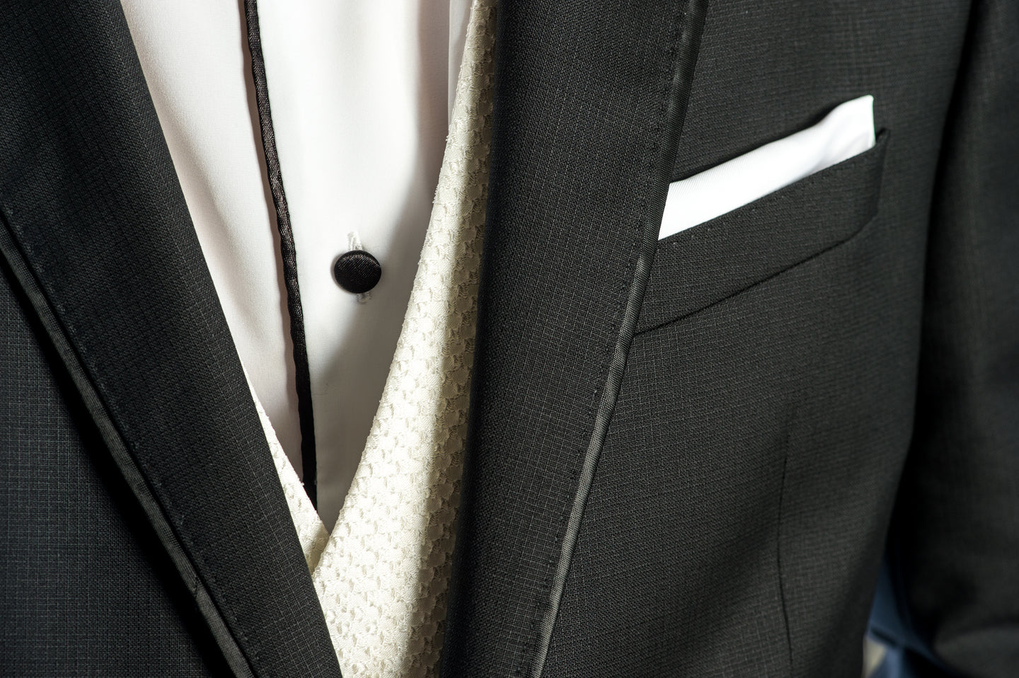 ΚΟΣΤΟΥΜΙ ΓΑΜΠΡΙΑΤΙΚΟ