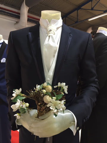 ΚΟΣΤΟΥΜΙ ΓΑΜΠΡΙΑΤΙΚΟ