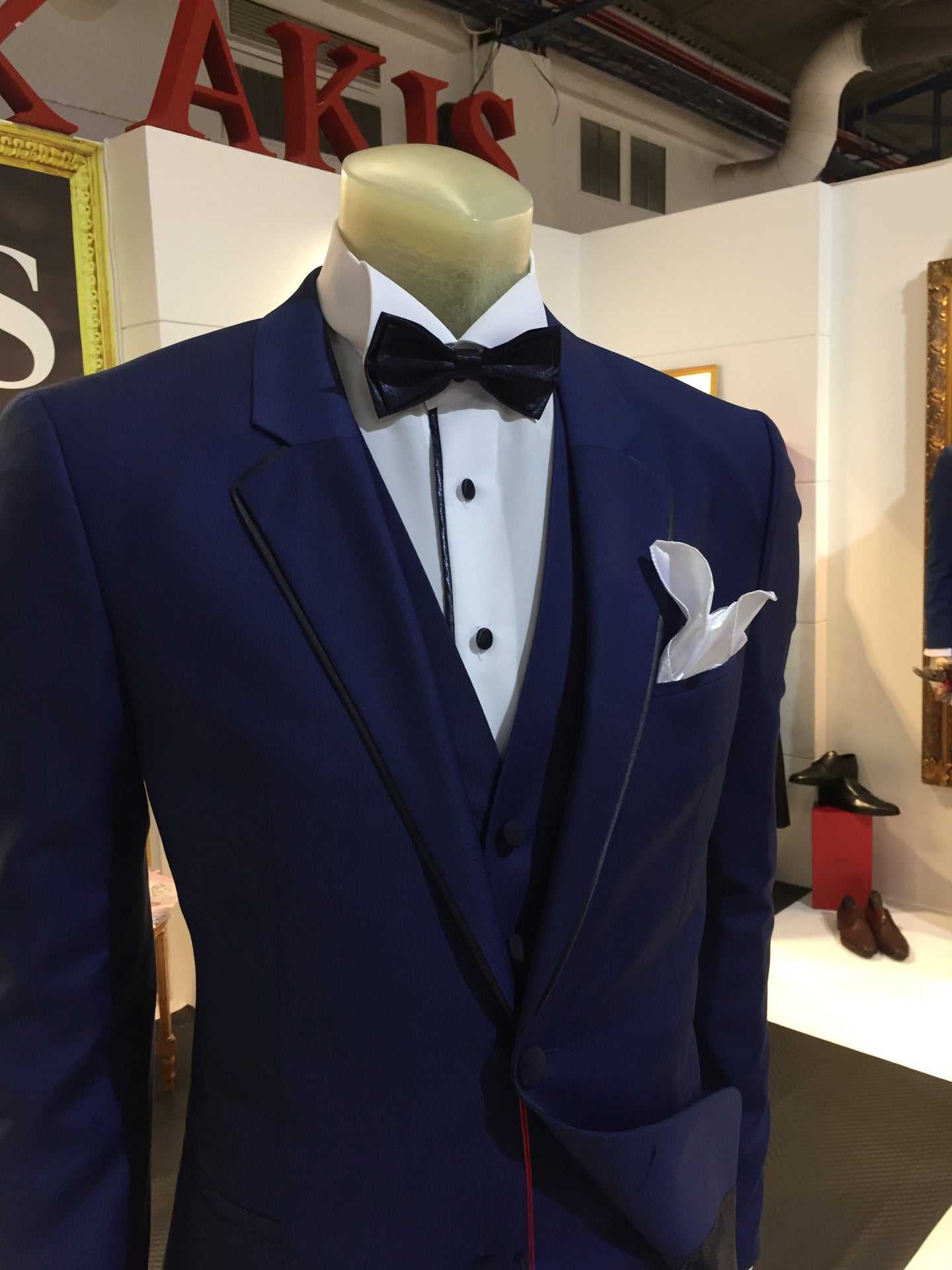 ΚΟΣΤΟΥΜΙ ΓΑΜΠΡΙΑΤΙΚΟ