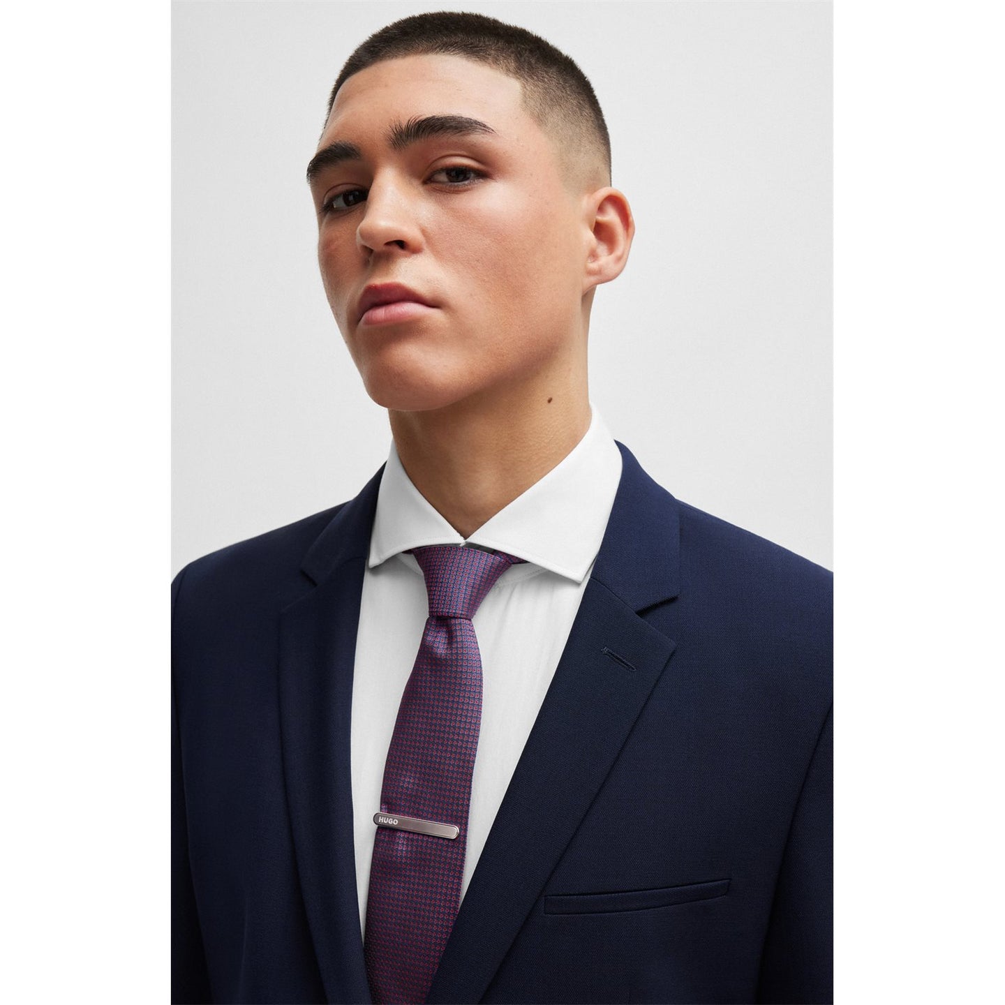 HUGO ΓΡΑΒΑΤΟΠΙΑΣΤΡΕΣ