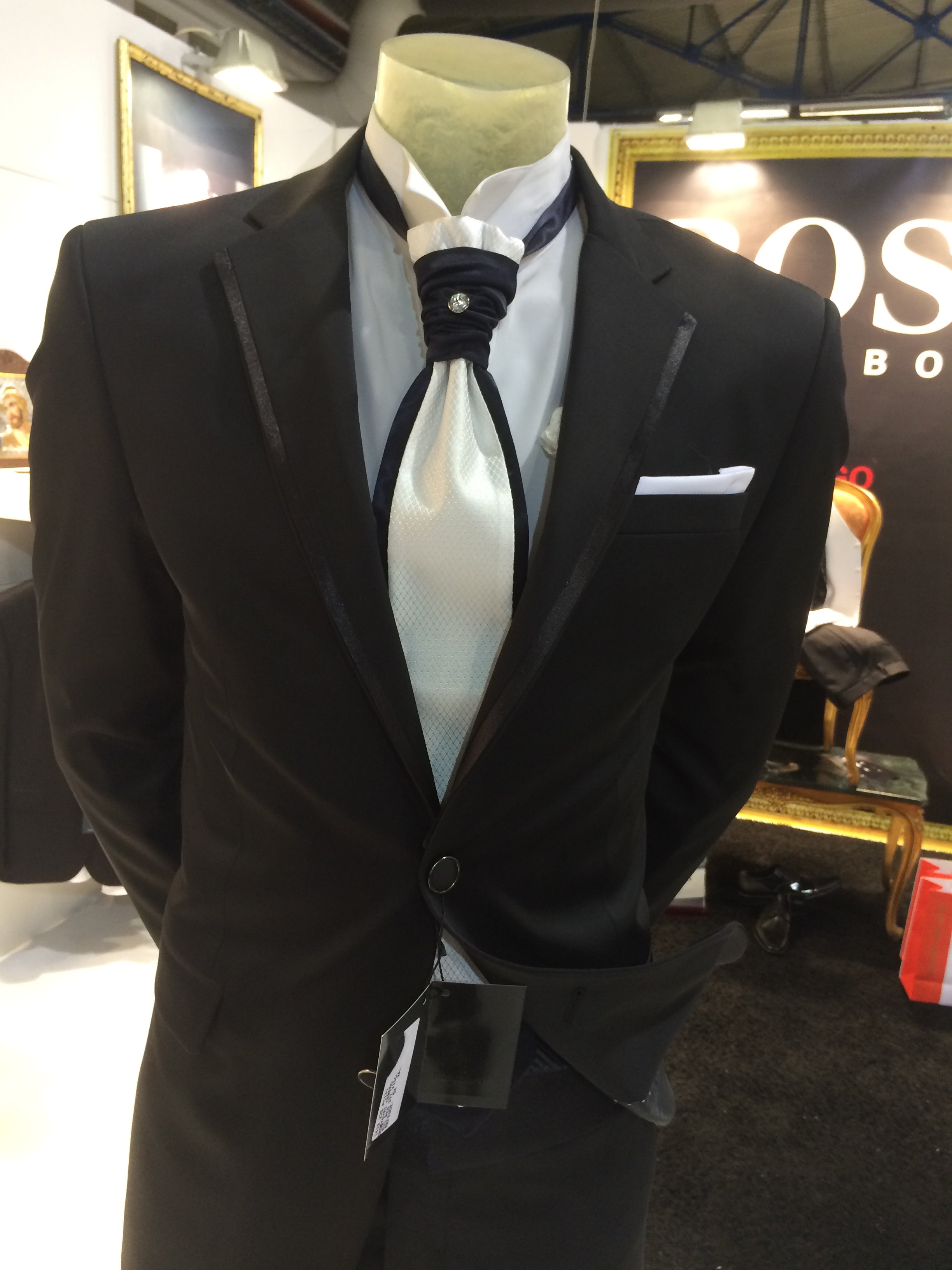 ΚΟΣΤΟΥΜΙ ΓΑΜΠΡΙΑΤΙΚΟ