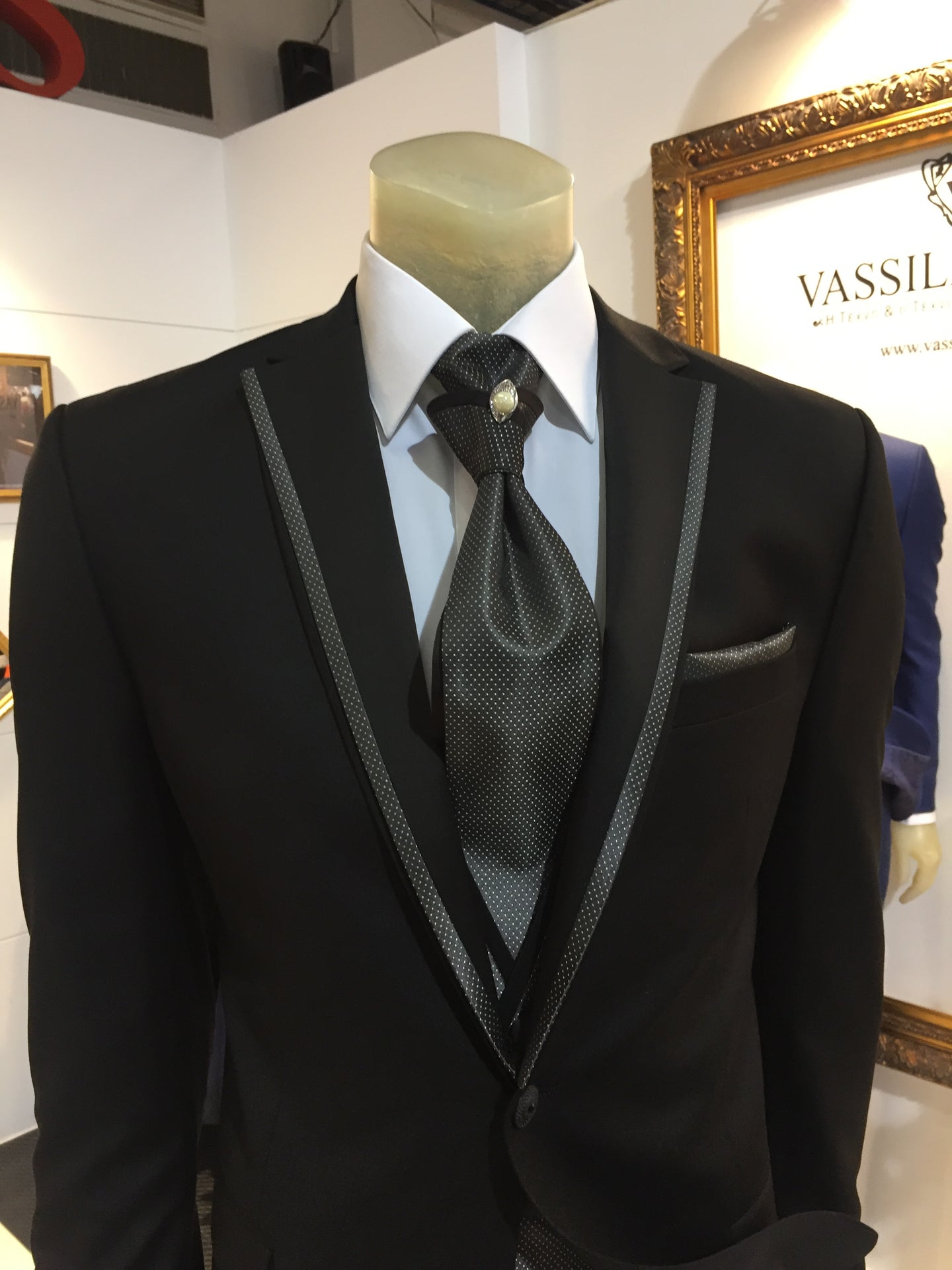 ΚΟΣΤΟΥΜΙ ΓΑΜΠΡΙΑΤΙΚΟ