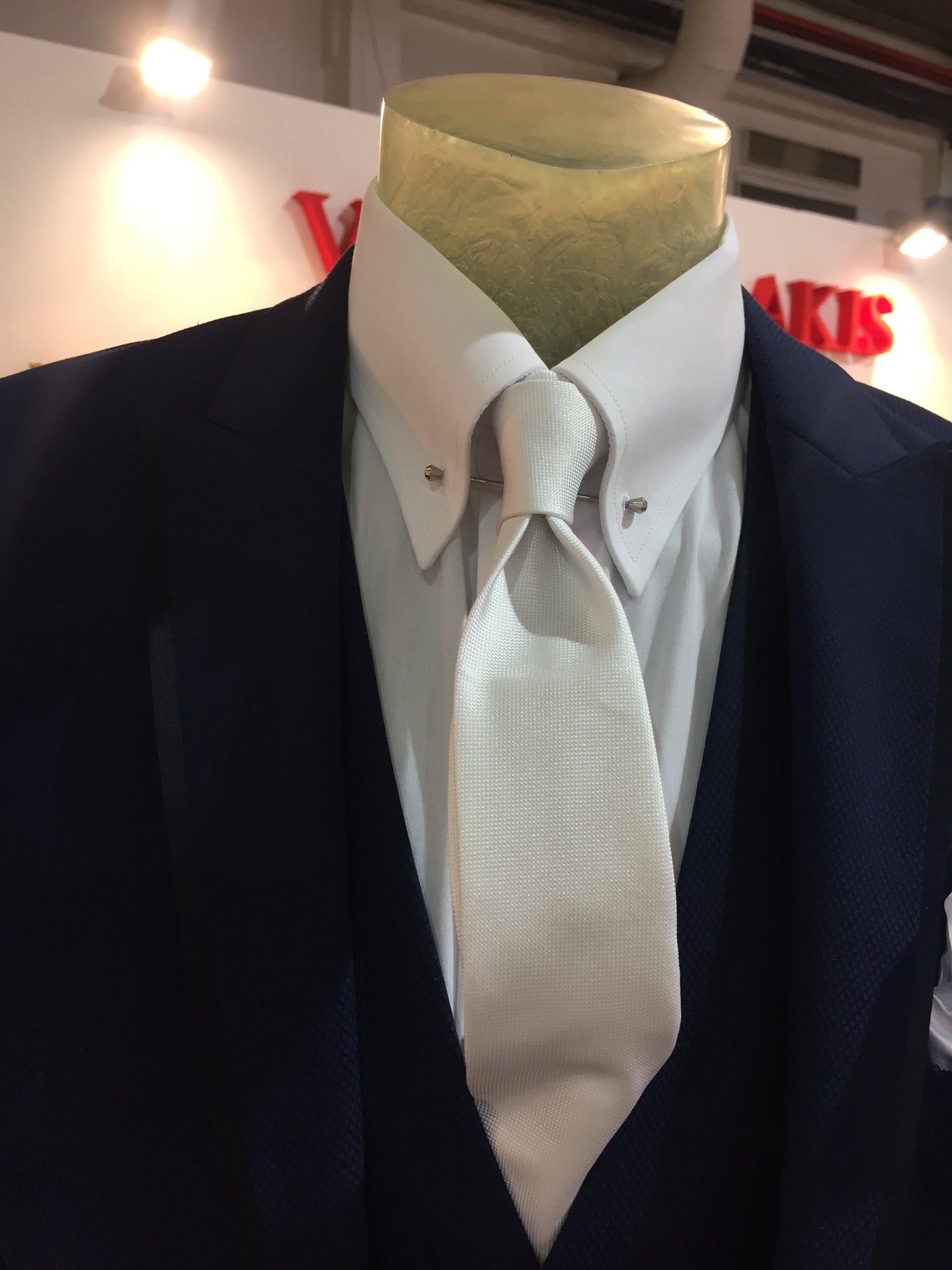 ΚΟΣΤΟΥΜΙ ΓΑΜΠΡΙΑΤΙΚΟ