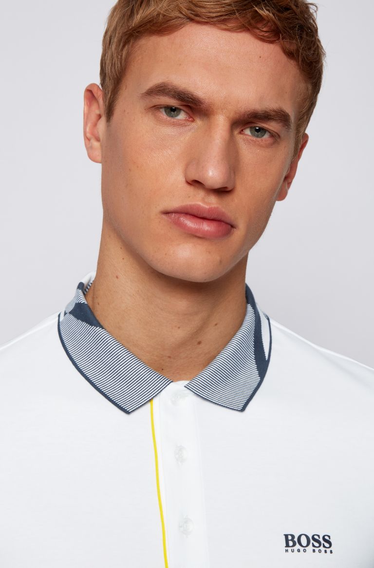 Βαμβακερή μπλούζα POLO λευκή με μοτίβο στον γιακά